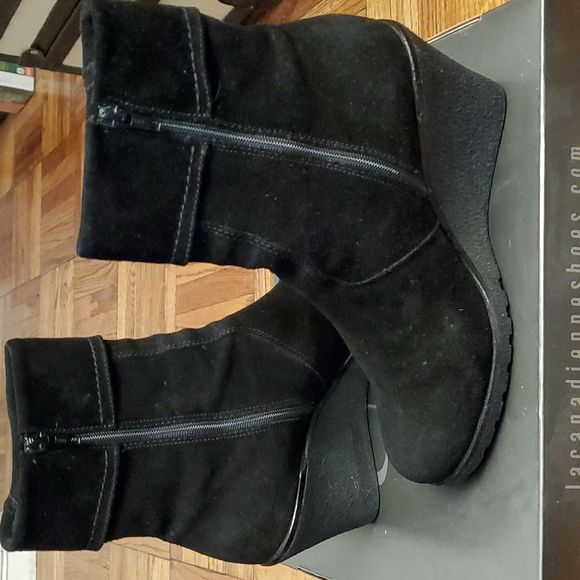 La Canadienne Black Suede Waterproof Boots with - 8M - Picture 2 of 7